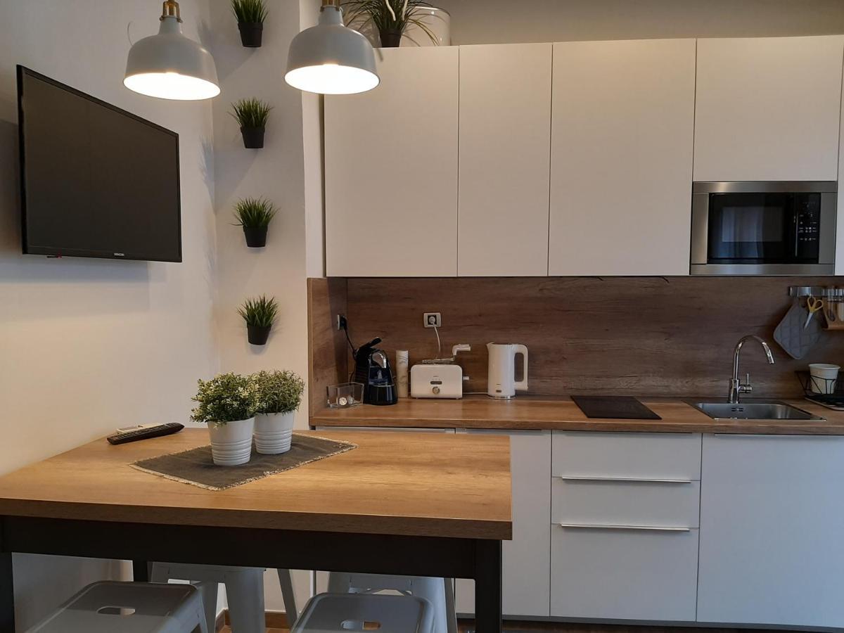 Arena Design Apartments With Free Private Parking And With A Terrace Pula Eksteriør billede