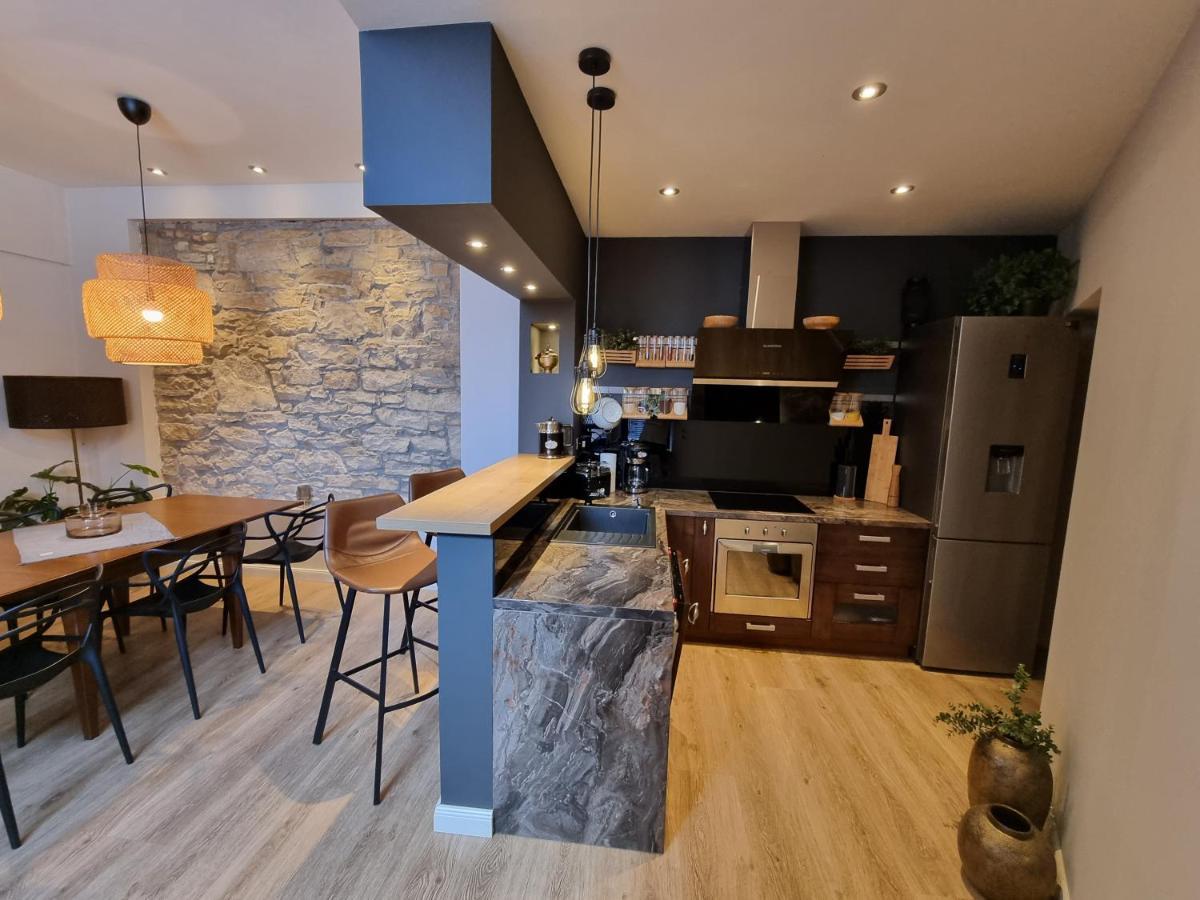 Arena Design Apartments With Free Private Parking And With A Terrace Pula Eksteriør billede