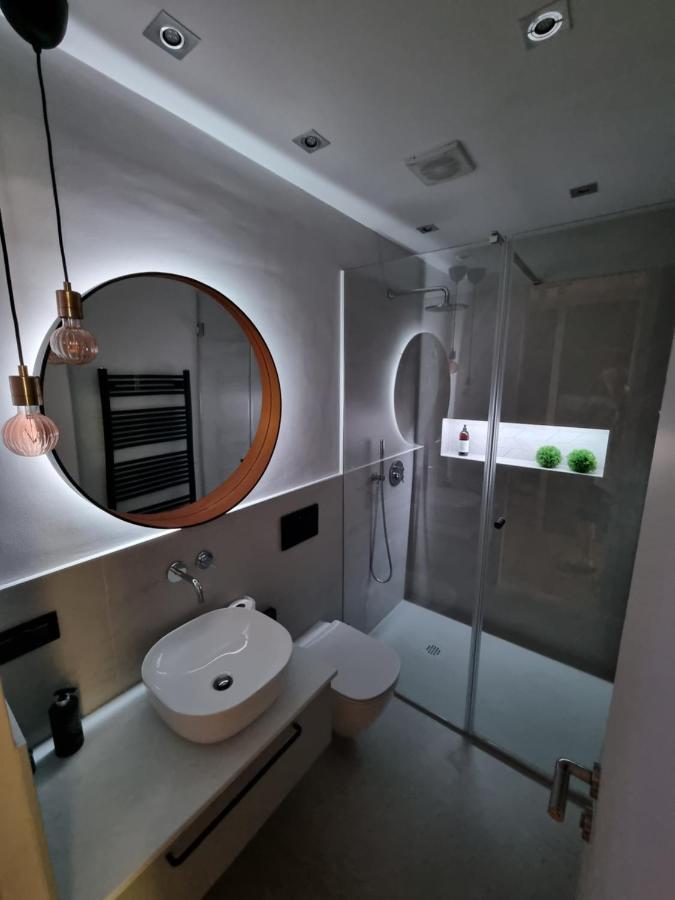 Arena Design Apartments With Free Private Parking And With A Terrace Pula Eksteriør billede