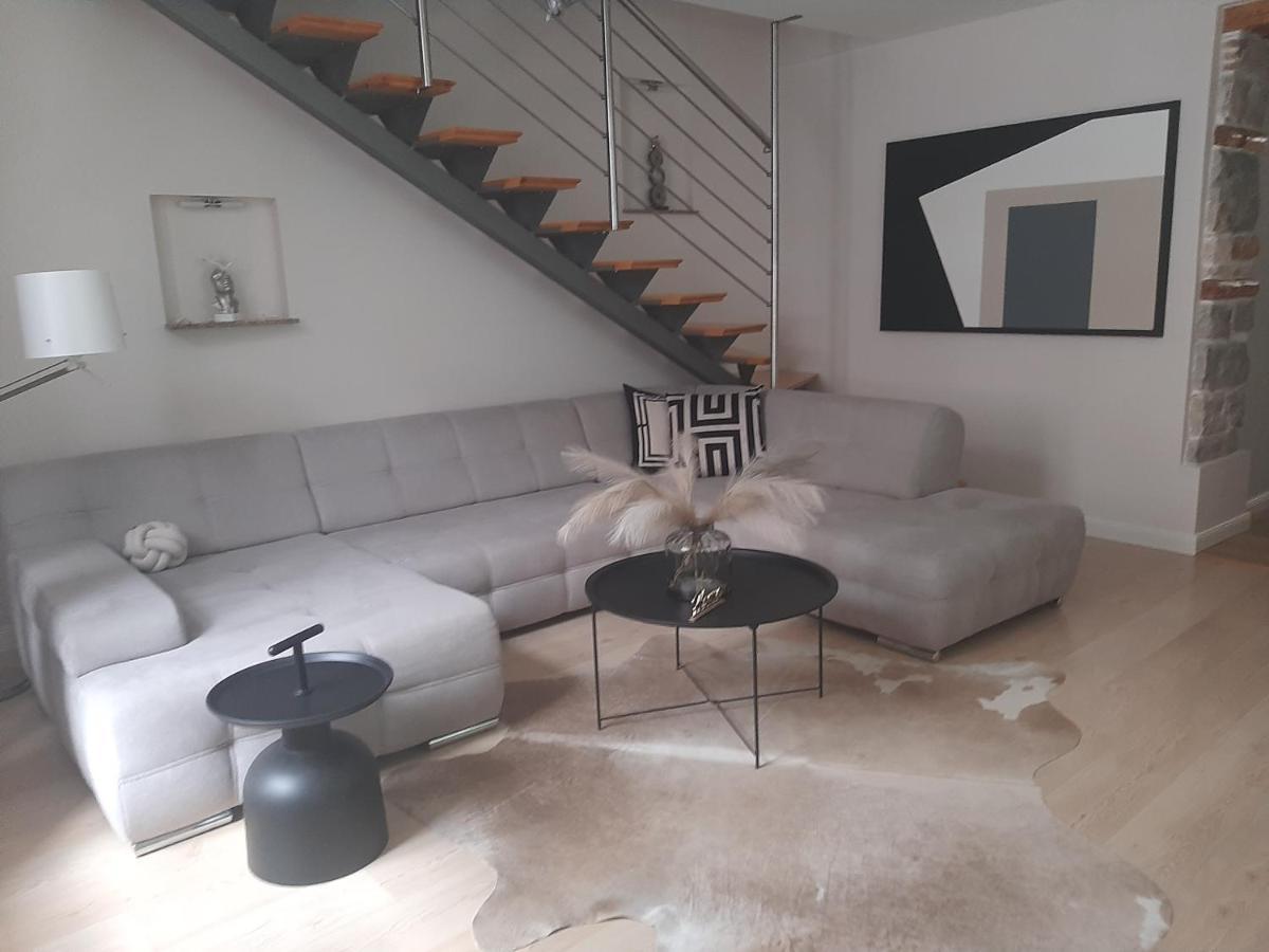 Arena Design Apartments With Free Private Parking And With A Terrace Pula Eksteriør billede