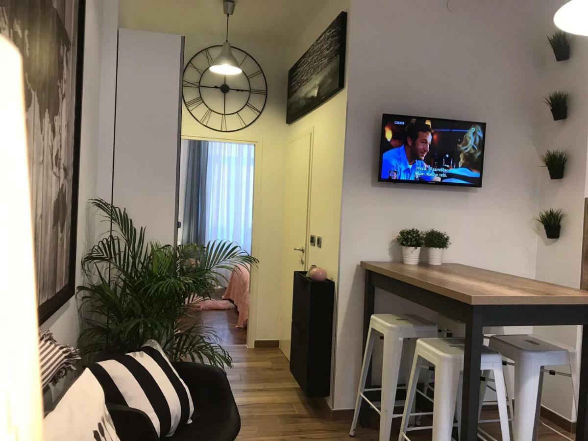Arena Design Apartments With Free Private Parking And With A Terrace Pula Eksteriør billede