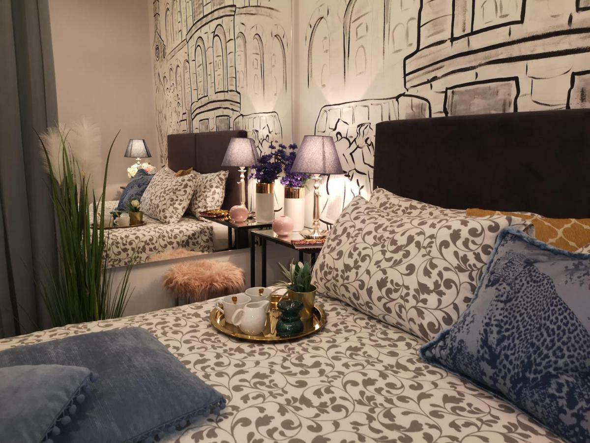 Arena Design Apartments With Free Private Parking And With A Terrace Pula Eksteriør billede