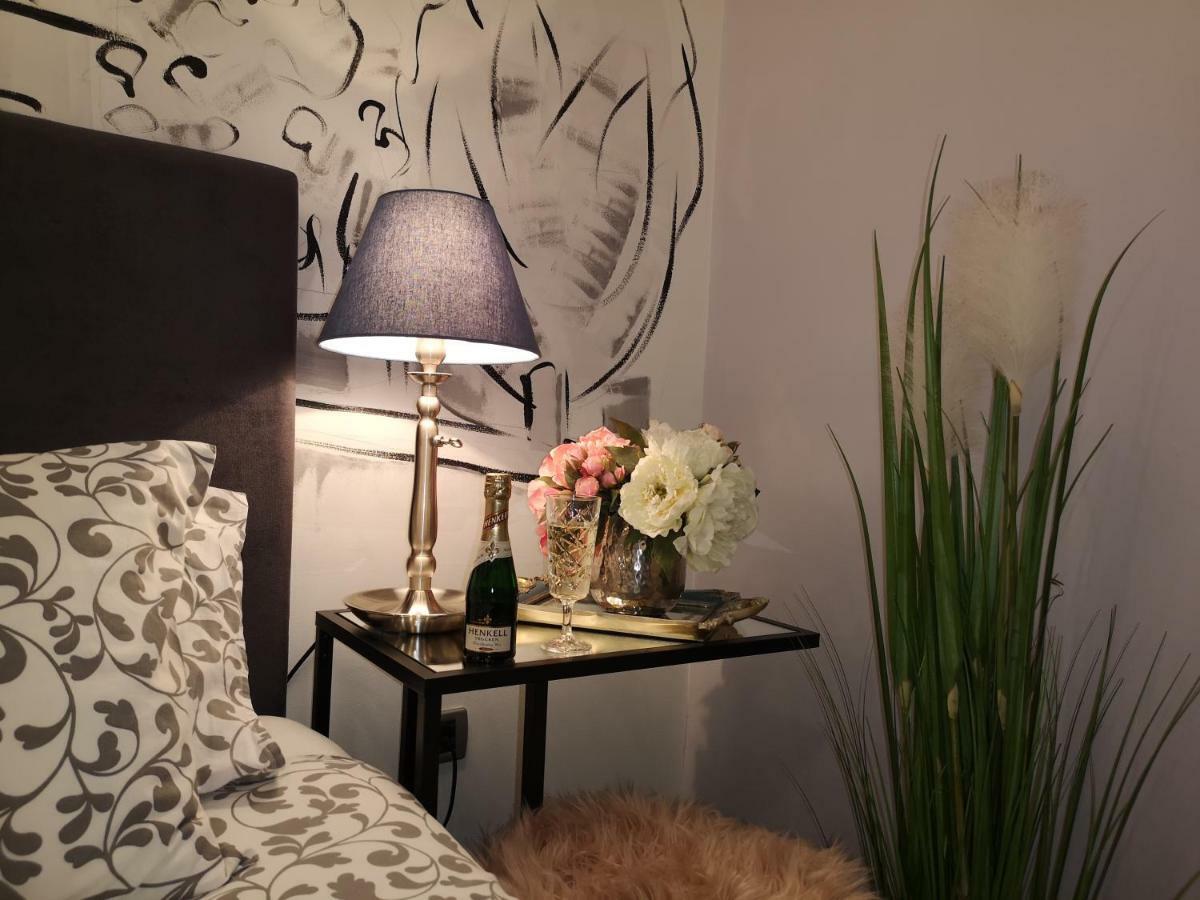 Arena Design Apartments With Free Private Parking And With A Terrace Pula Eksteriør billede